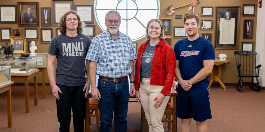 Lon Dagley with MNU history students